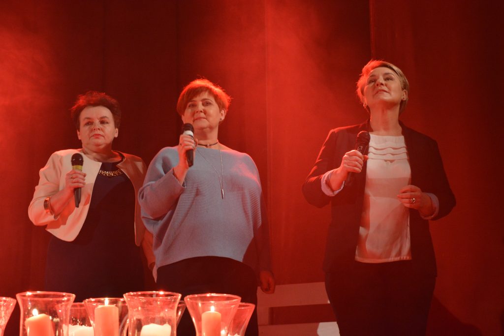 Zespół Vocal - trzy kobiety na scenie